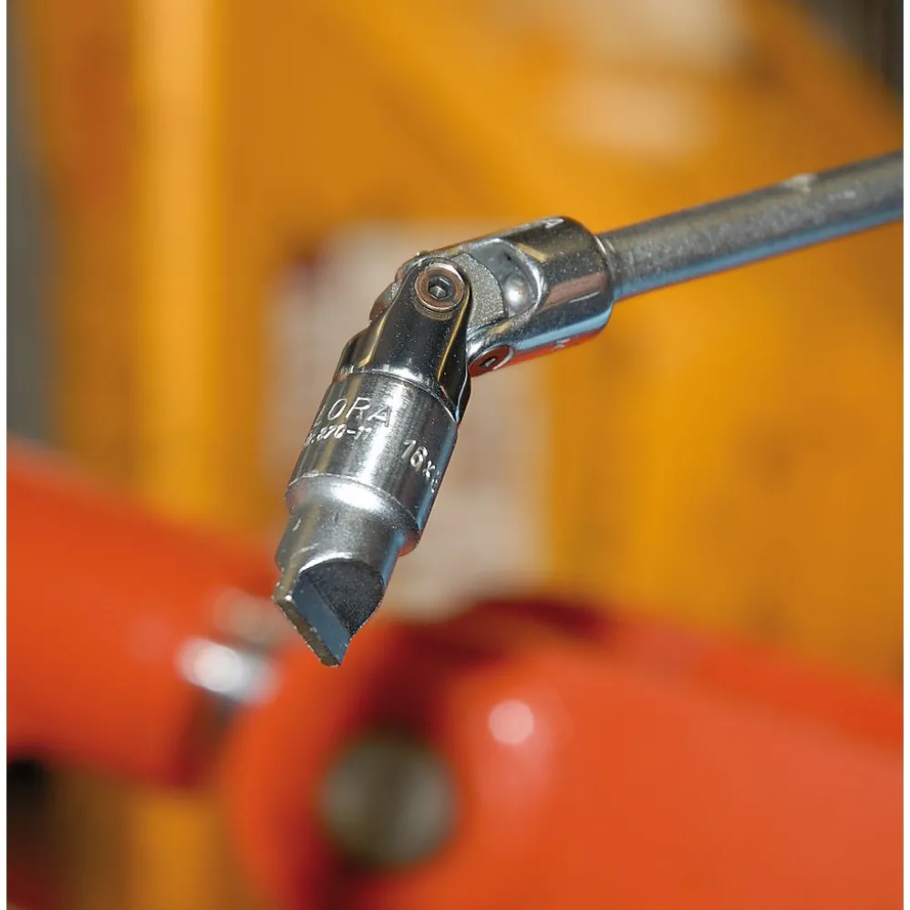 Elora Plain Slot Screwdriver Socket, 3/8" Sq. Dr., 3mm