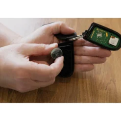 Uniross Lithium Coin Cell CR2032 Battery